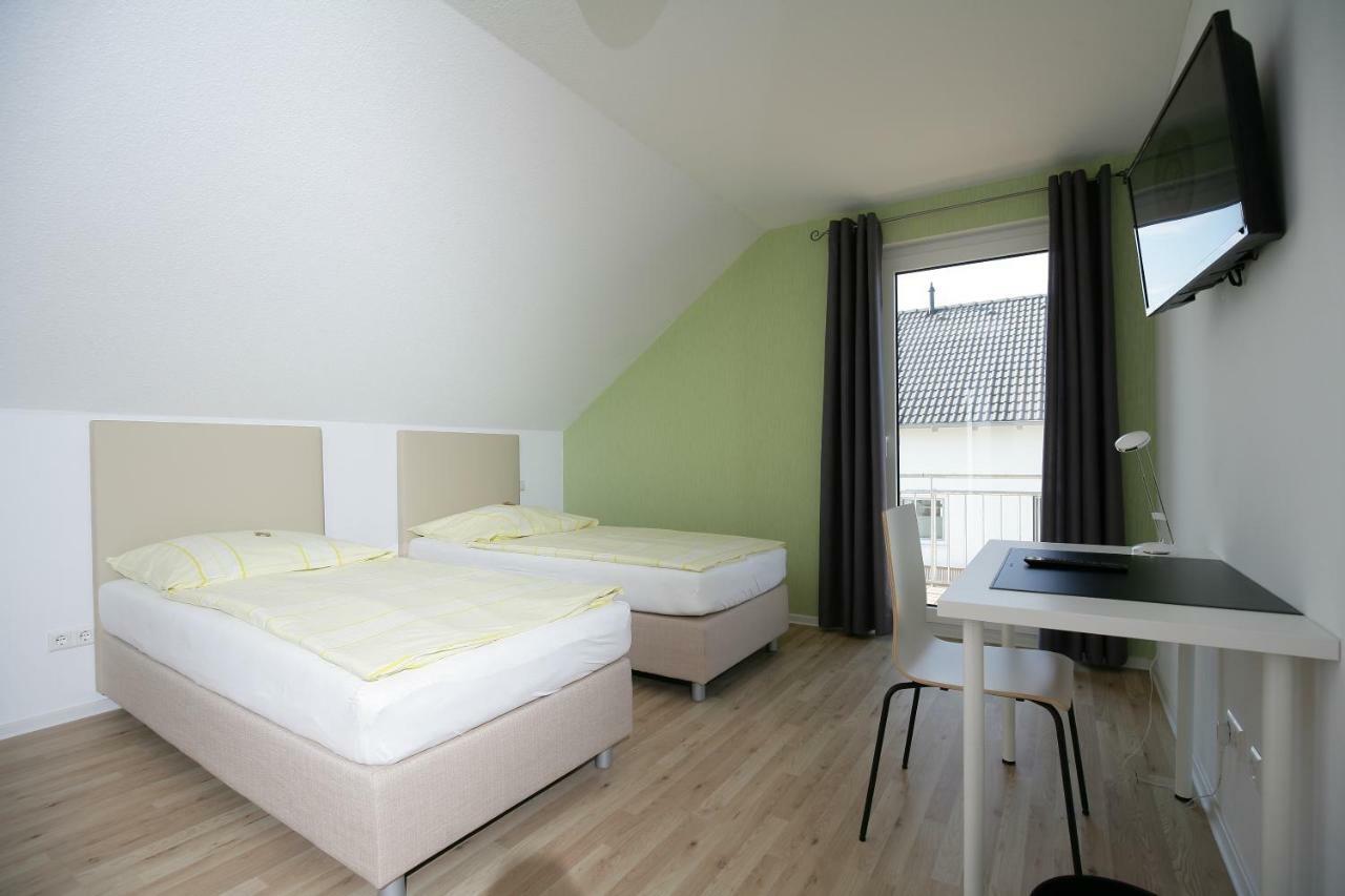 Hotel Am Baronenwald Goeppingen Exterior photo